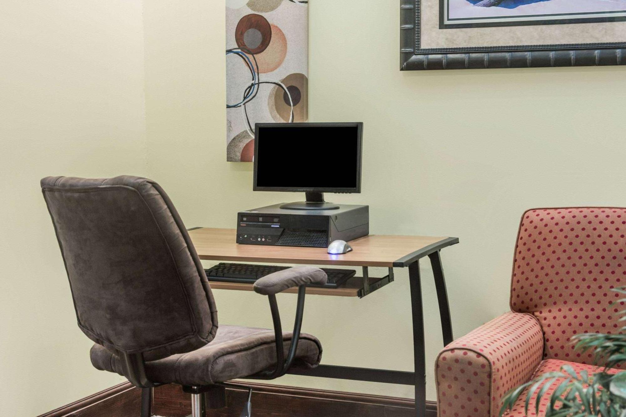 Days Inn By Wyndham Fort Myers Exteriör bild