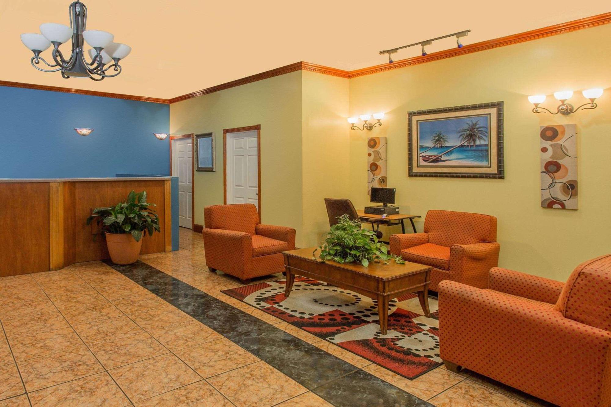 Days Inn By Wyndham Fort Myers Exteriör bild