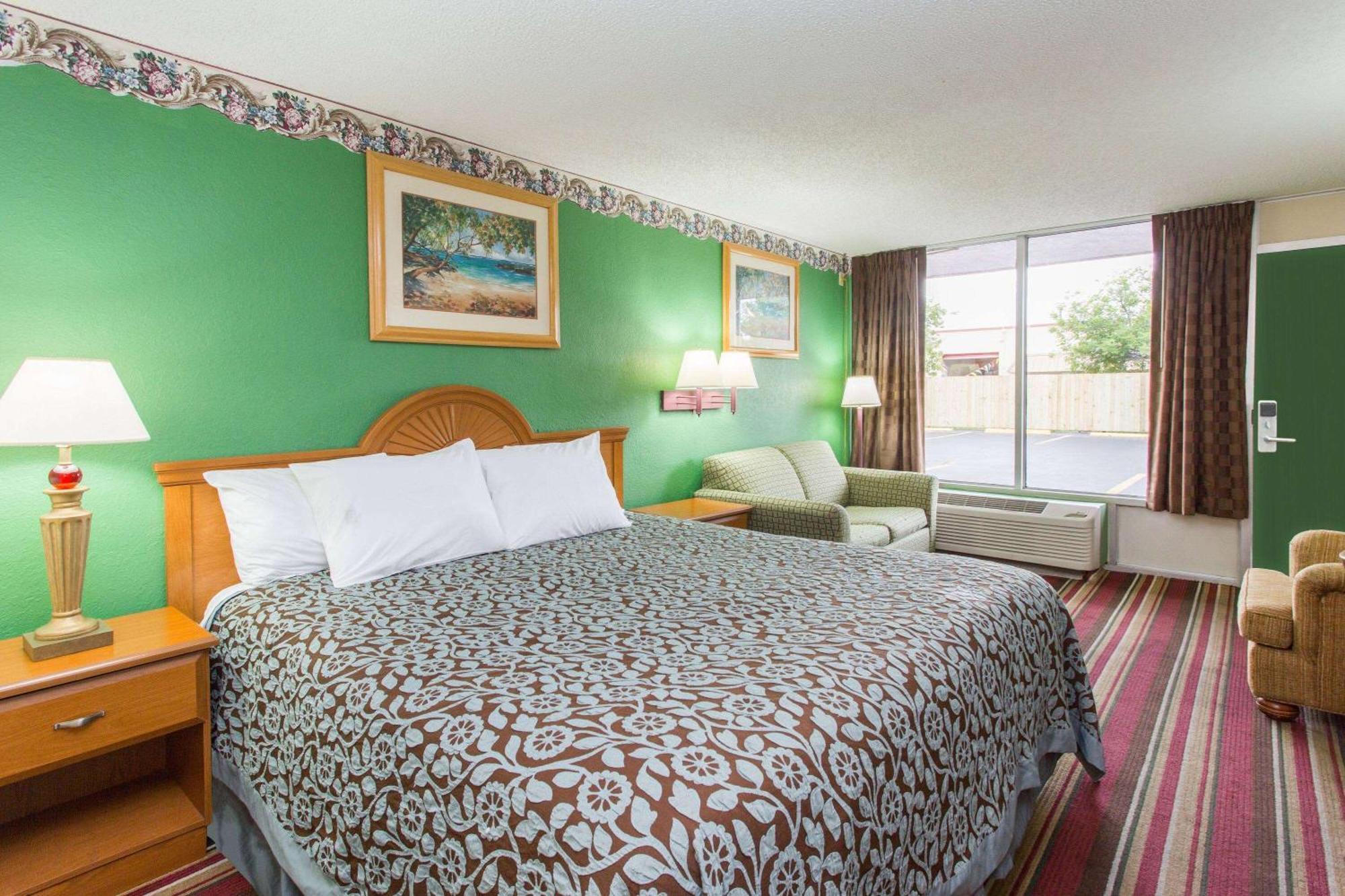 Days Inn By Wyndham Fort Myers Exteriör bild