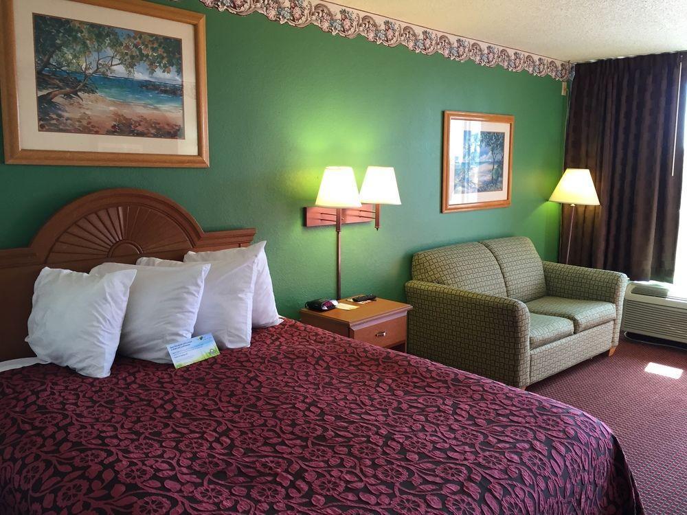 Days Inn By Wyndham Fort Myers Exteriör bild